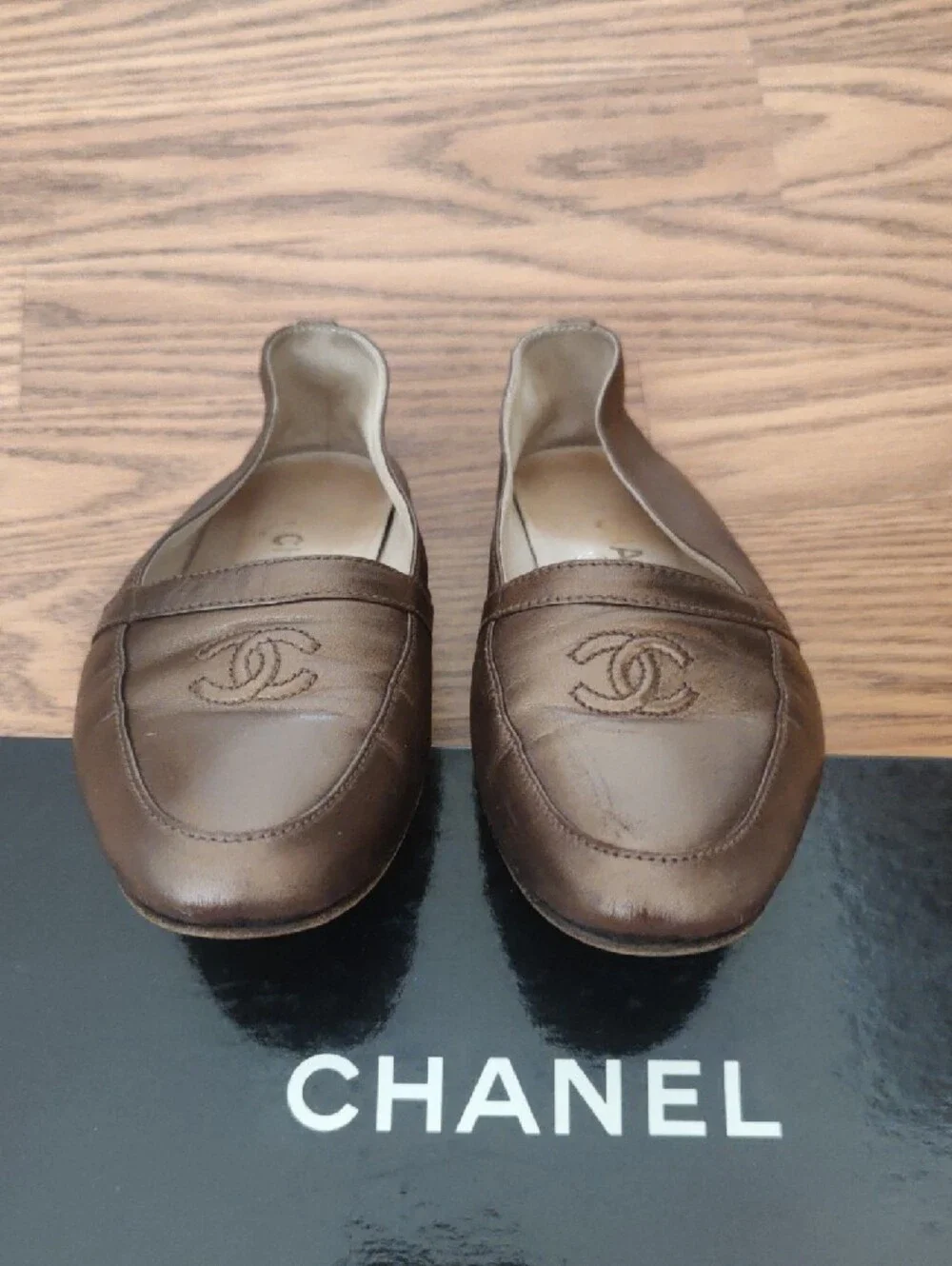Authentic CHANEL Bronze Brown Leather CC Logo Flats